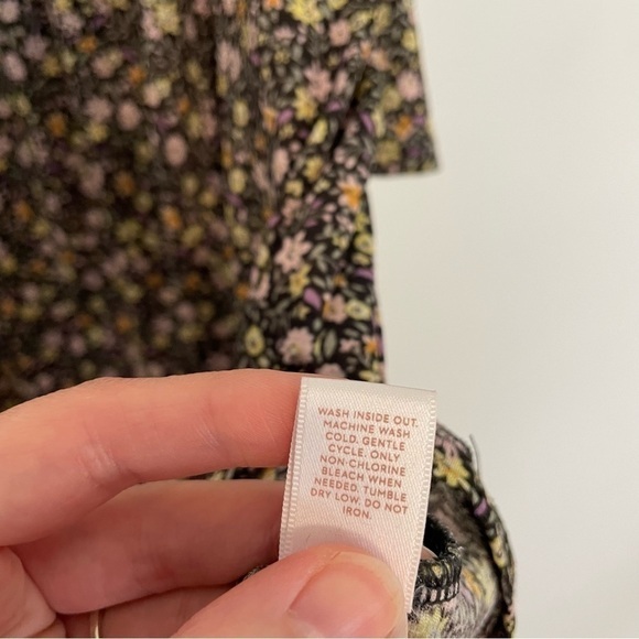 LC LAUREN CONRAD Ruffle Cold Shoulder Top Black Lilac Lavender Multi Floral Boho - Picture 9 of 12